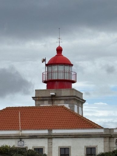 Leuchtturm bei trübem Wetter